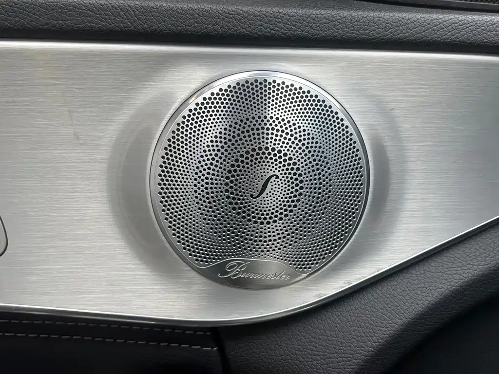 Mercedes-Benz C-Class — миниатюра 13