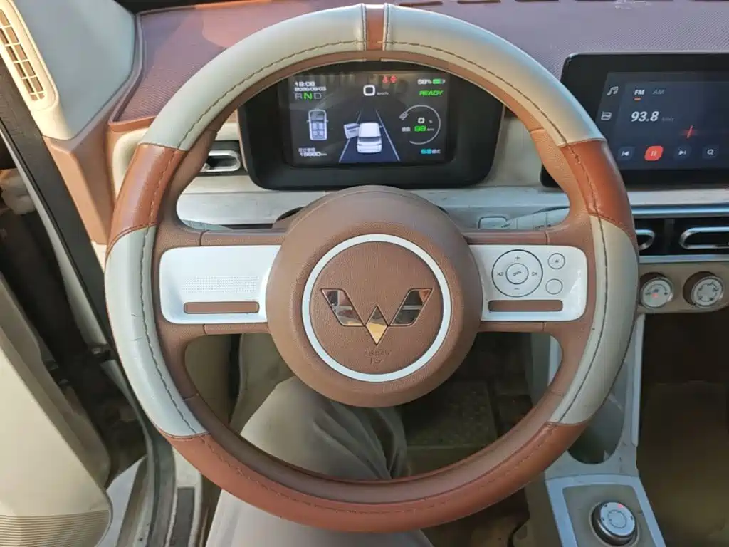 Wuling MINIEV — миниатюра 11