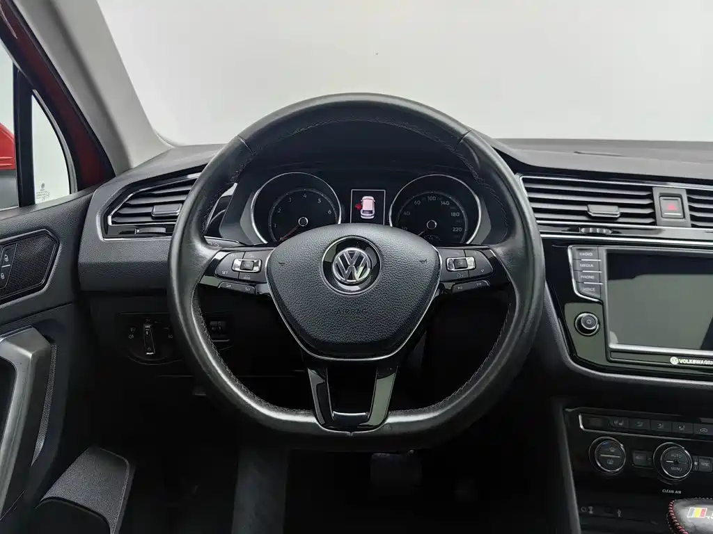 Volkswagen Tiguan L — миниатюра 11
