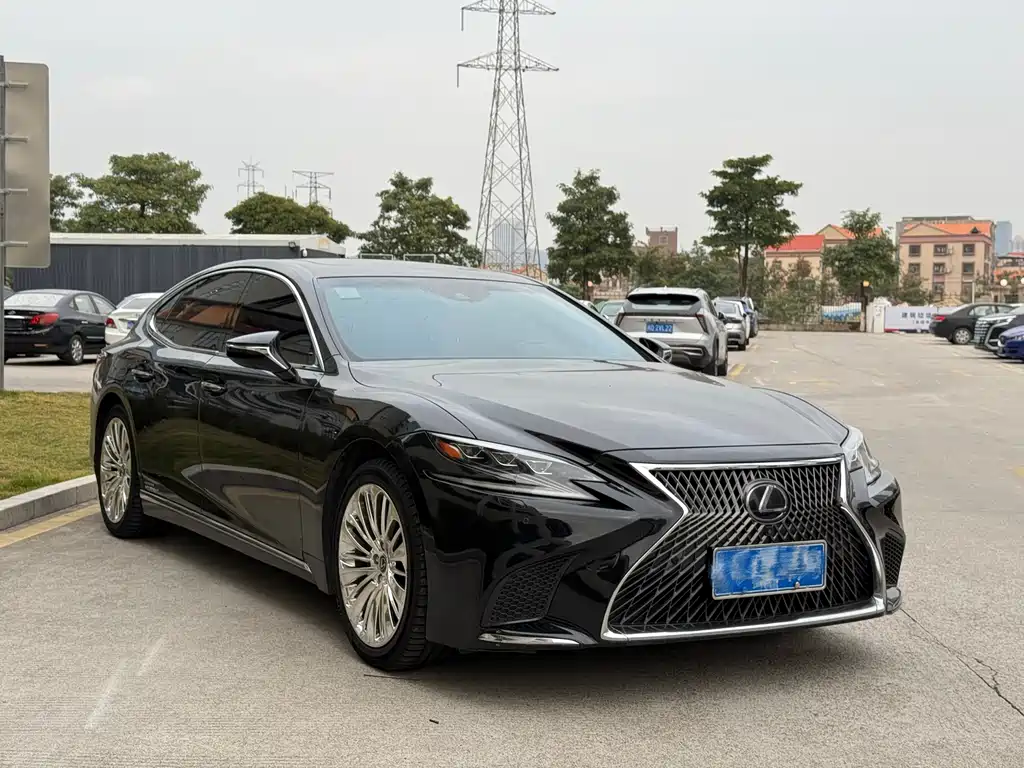 LEXUS LS