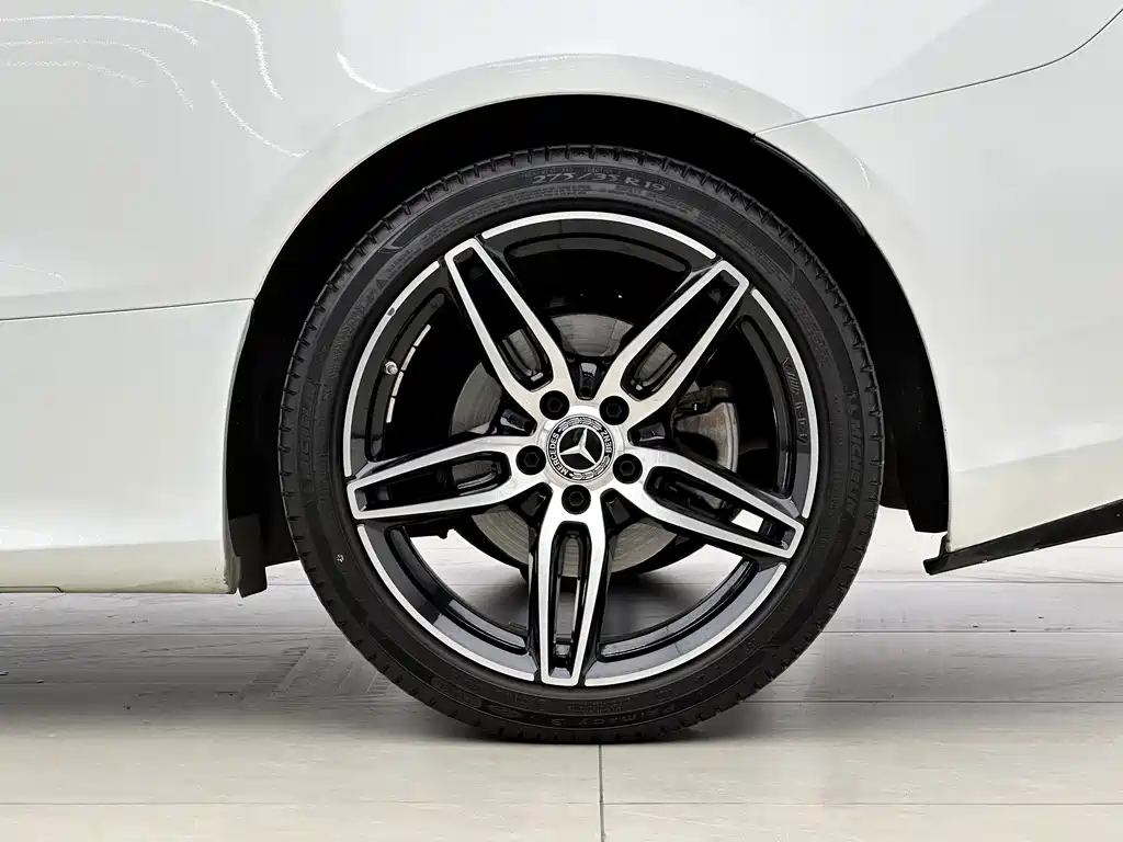 Mercedes-Benz E-Class (Import) — миниатюра 10