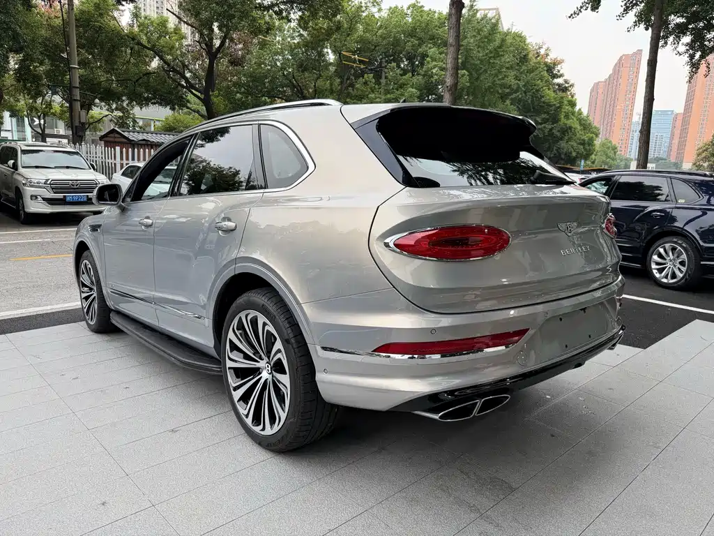 Bentley Bentayga — миниатюра 3