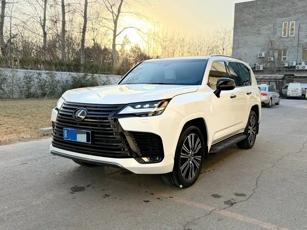 Lexus LX 2025