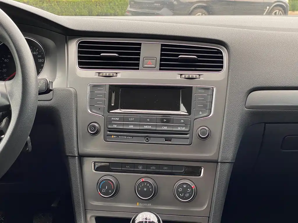 Volkswagen Golf — миниатюра 13