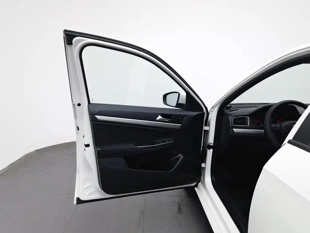 Volkswagen Lavida — миниатюра 8
