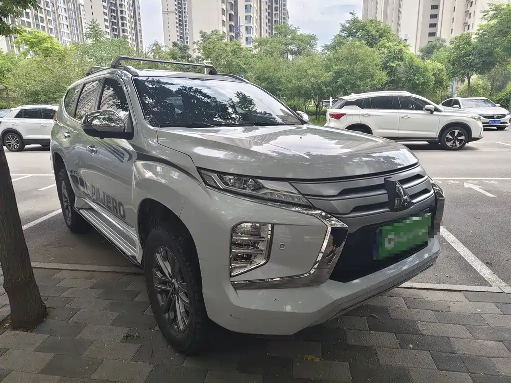 Mitsubishi Pajero Sport (Import) — миниатюра 5