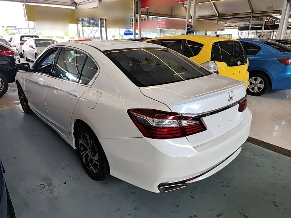 Honda Accord — миниатюра 5
