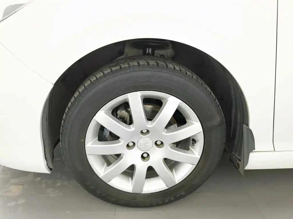 Peugeot 308 — миниатюра 17