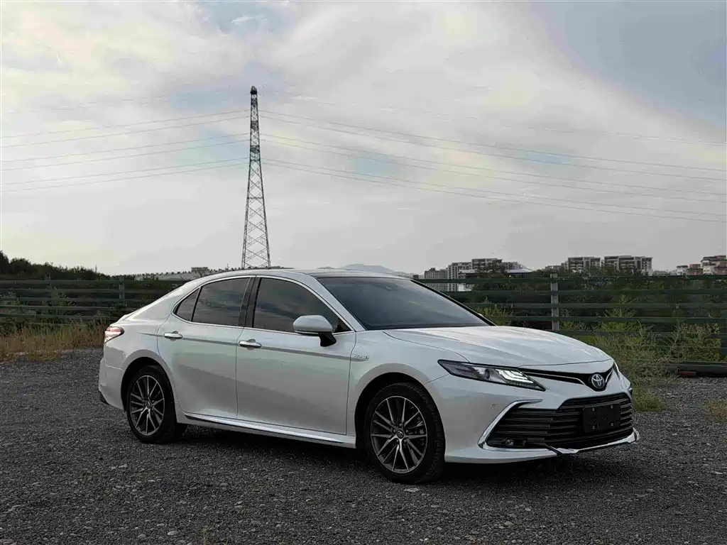 Toyota Camry — миниатюра 3
