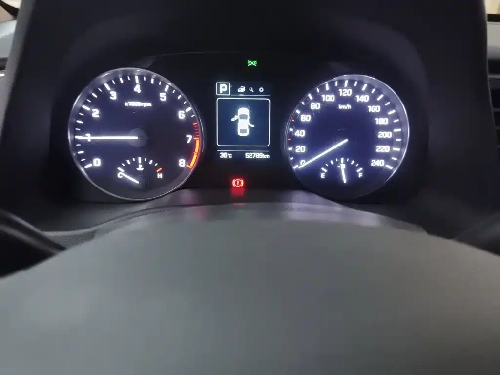 Hyundai Elantra — миниатюра 9