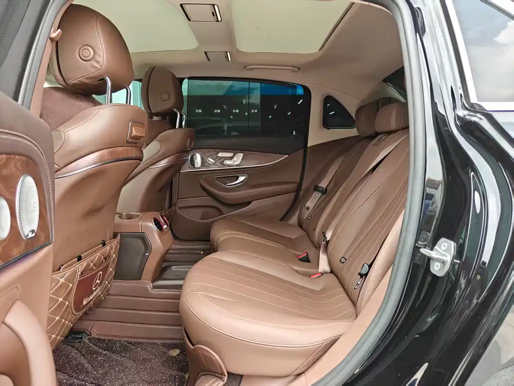 Mercedes-Benz E-Class — миниатюра 14