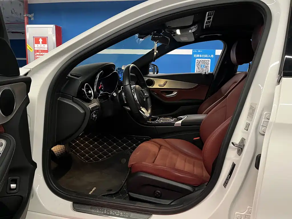 Mercedes-Benz C-Class — миниатюра 11