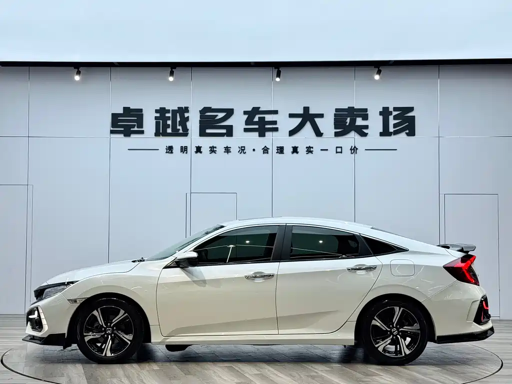 Honda Civic 2016 220TURBO CVT Luxury