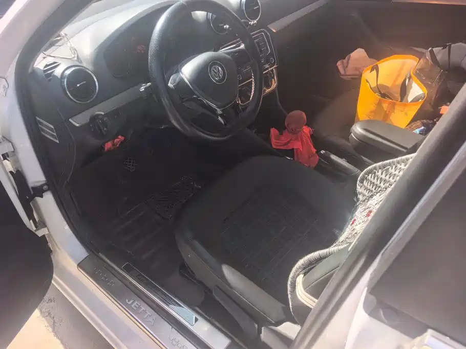 Volkswagen Jetta — миниатюра 9