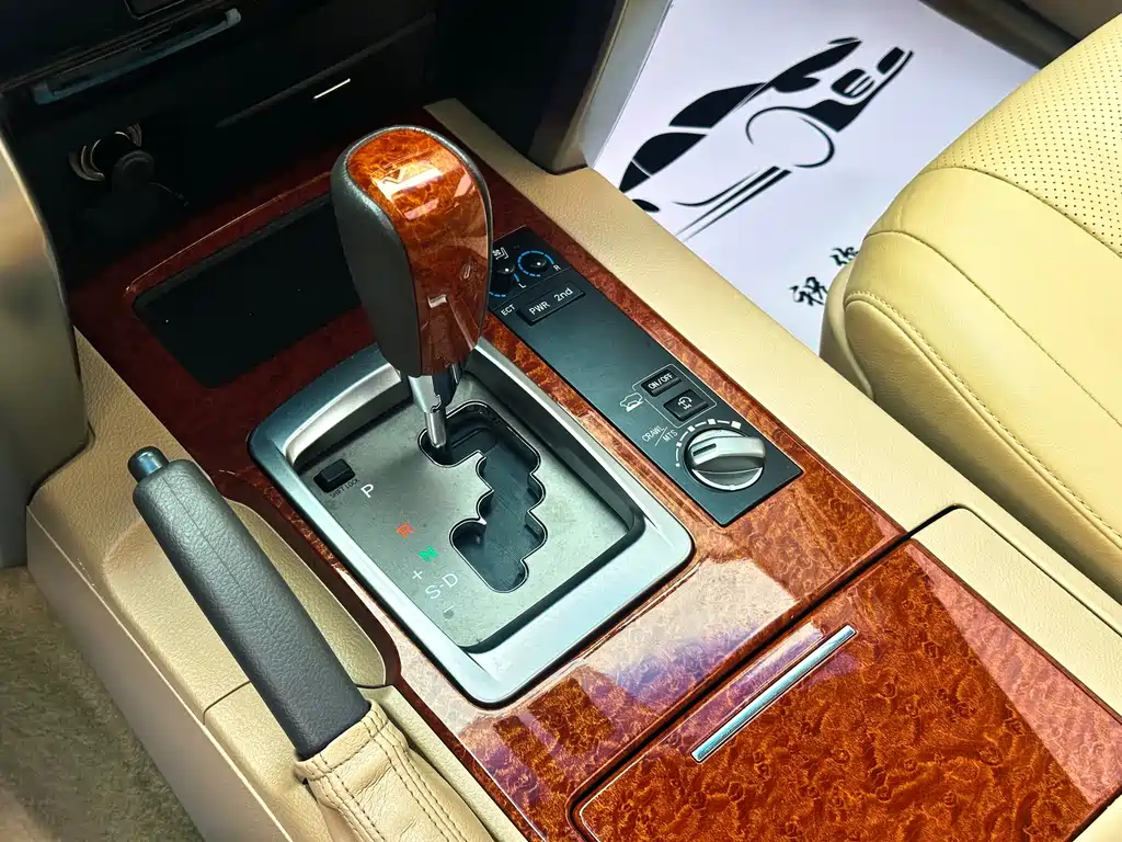Toyota Land Cruiser — миниатюра 10