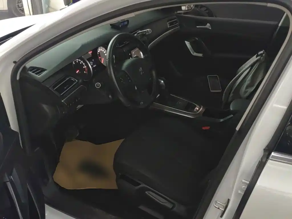 Peugeot 408 — миниатюра 15