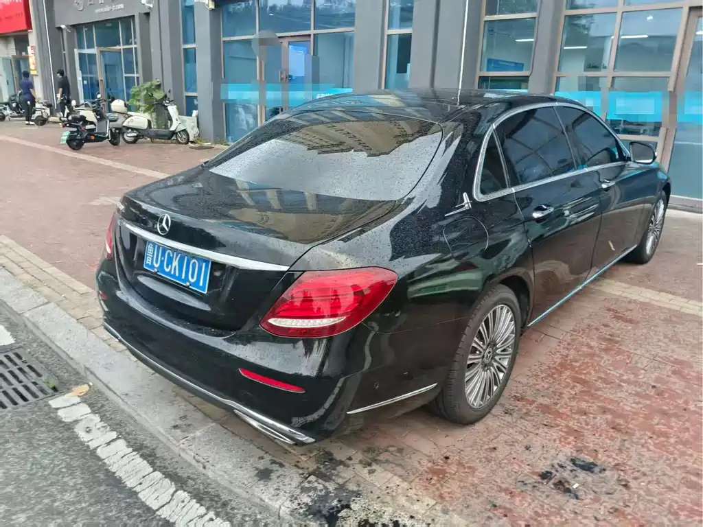 Mercedes-Benz E-Class — миниатюра 4
