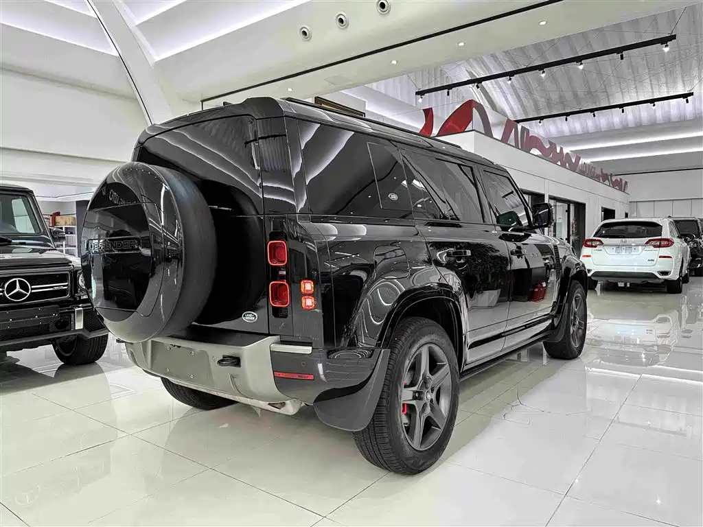 Land Rover Defender — миниатюра 6