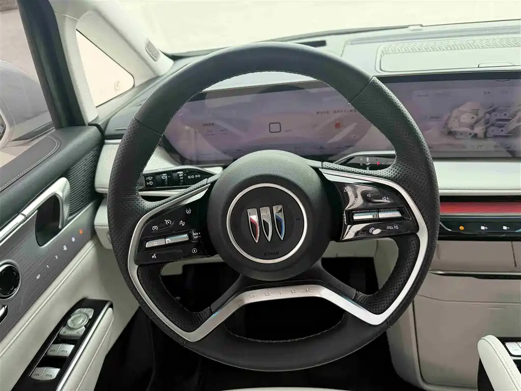 BUICK GL8 NEW ENERGY