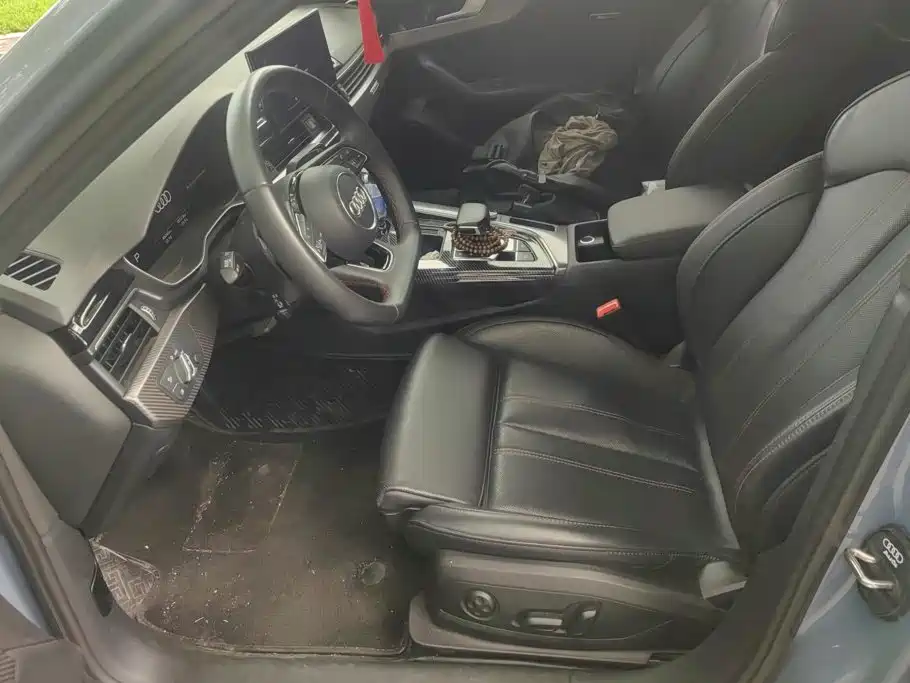 Audi A4L 2022 40 TFSI quattro RS