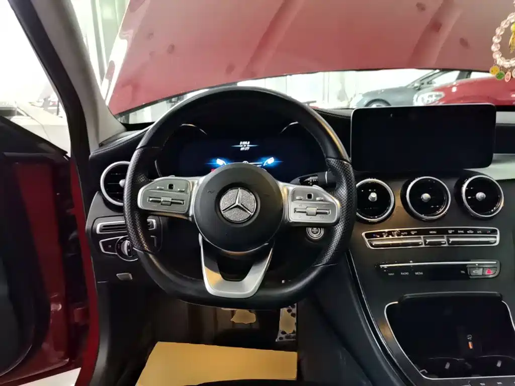 Mercedes-Benz C-Class — миниатюра 11