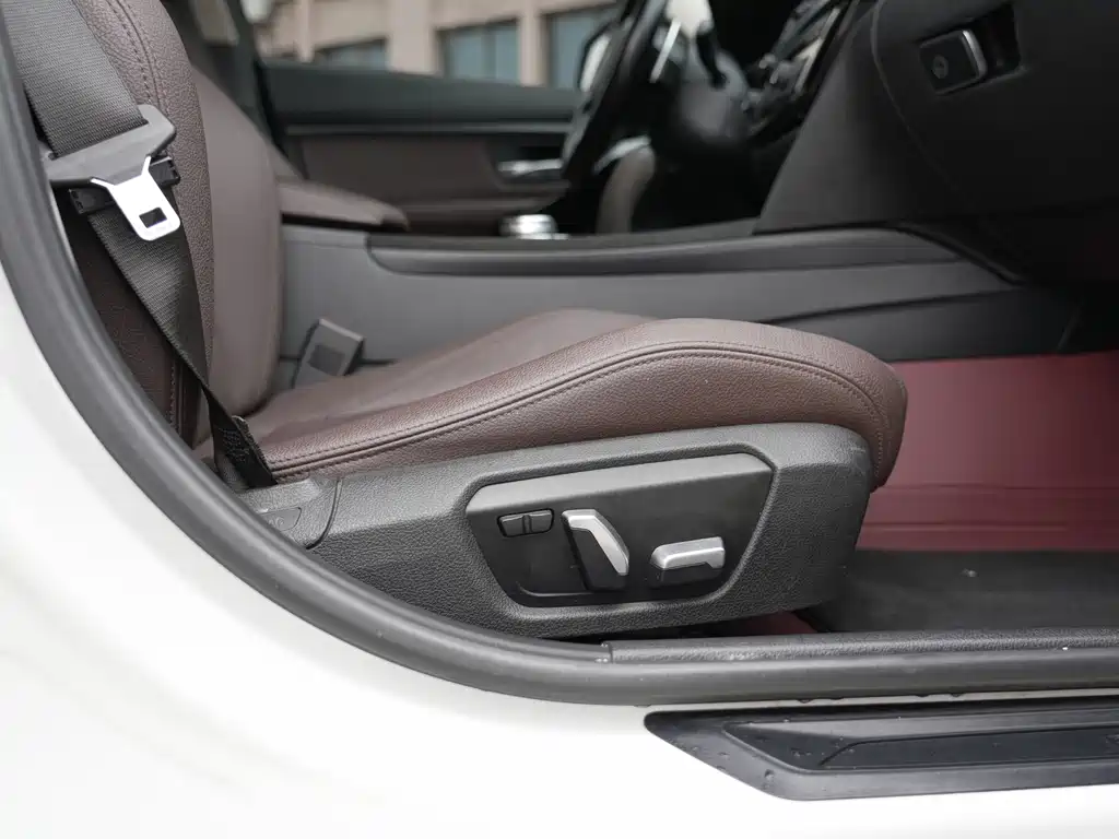 BMW 3 Series — миниатюра 18
