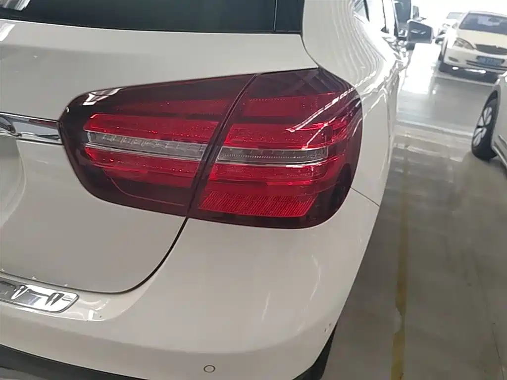 Mercedes-Benz GLA 2017 GLA 200 Fashion