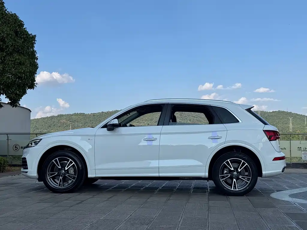 Audi Q5L — миниатюра 7