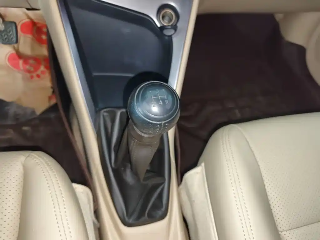 Toyota Yaris L — миниатюра 14