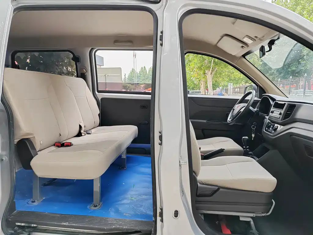 Wuling Hongguang V — миниатюра 8