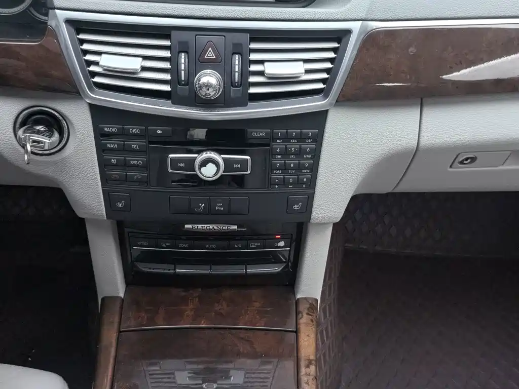 Mercedes-Benz E-Class — миниатюра 15