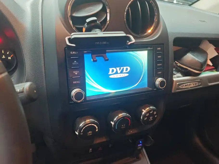 Jeep Compass (Import) — миниатюра 13