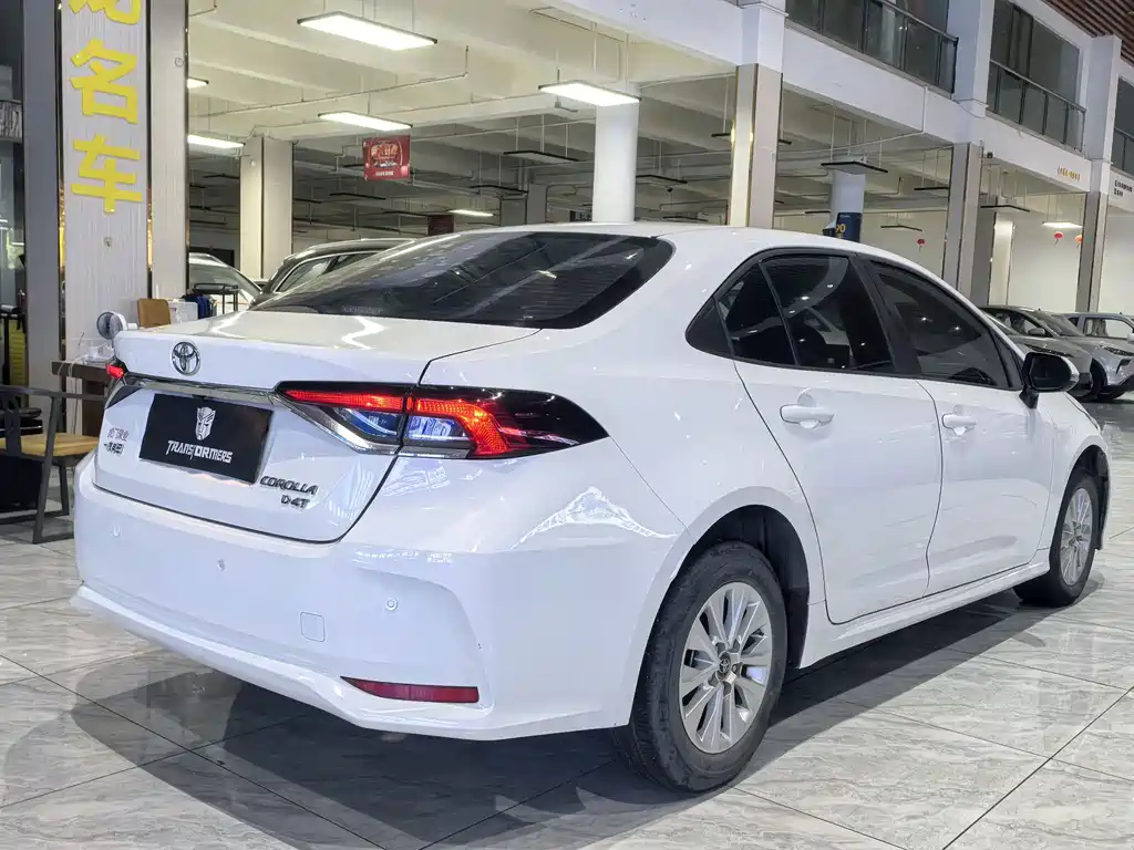 Toyota Corolla - фото 4