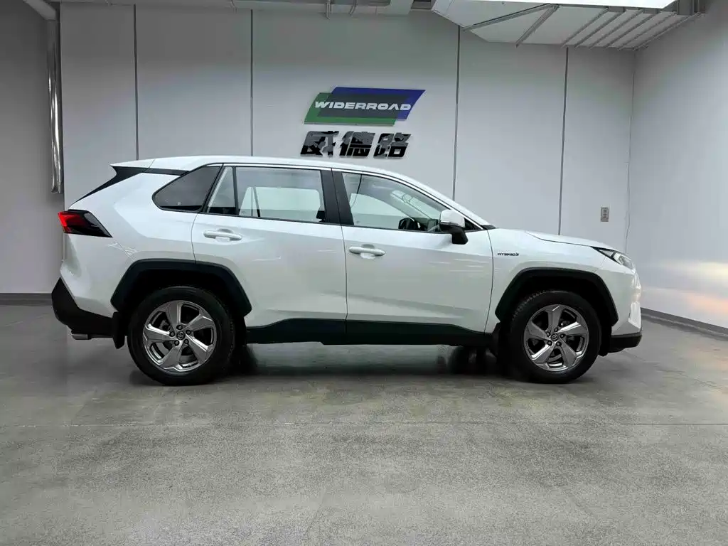 Toyota RAV4 — миниатюра 11