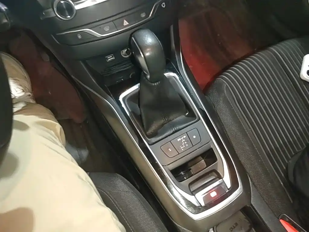 Peugeot 408 — миниатюра 14