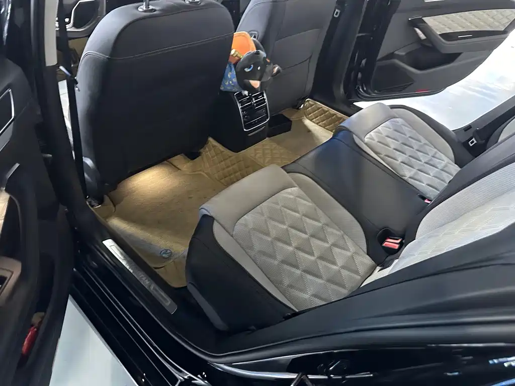 Volkswagen Magotan — миниатюра 6