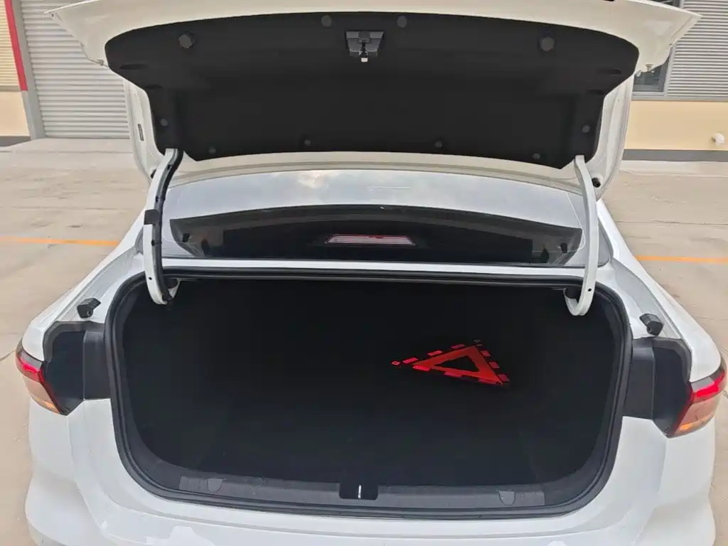 Geely Emgrand — миниатюра 19
