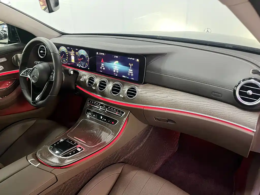 Mercedes-Benz E-Class — миниатюра 8