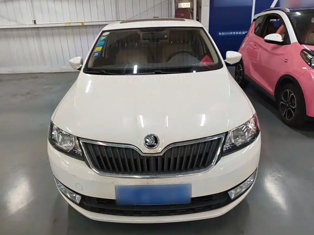 Skoda Rapid — миниатюра 3