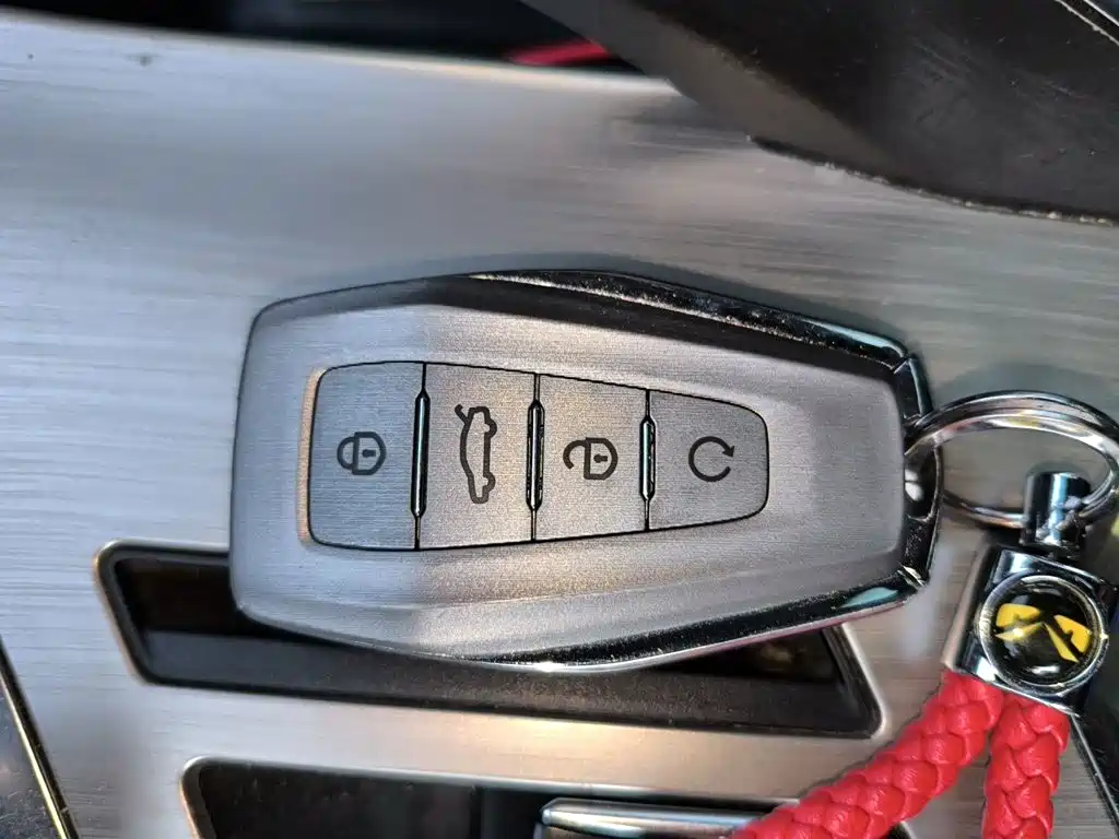 Geely Binyue — миниатюра 9