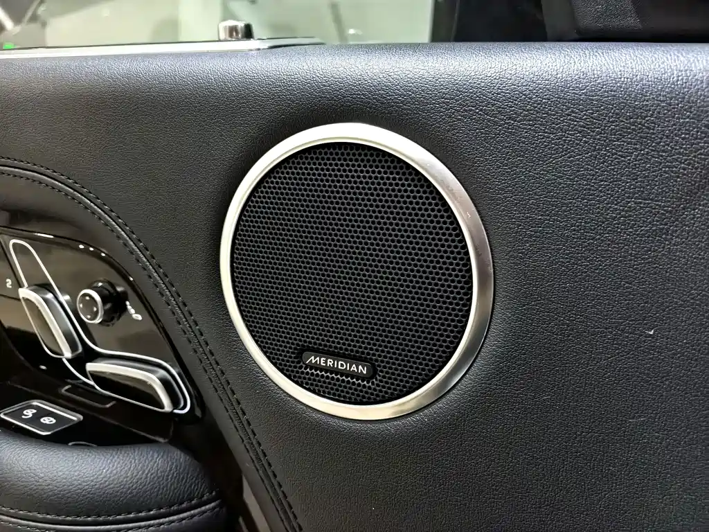 Land Rover Range Rover — миниатюра 11