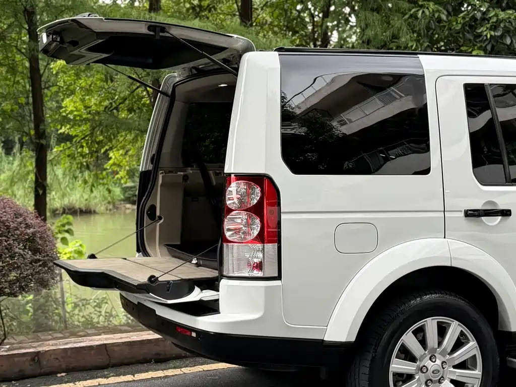 Land Rover Discovery — миниатюра 8