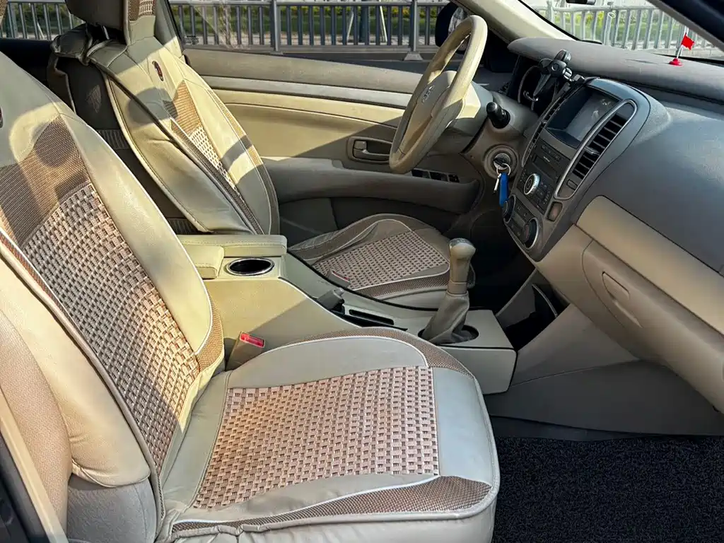 Nissan Sylphy — миниатюра 6