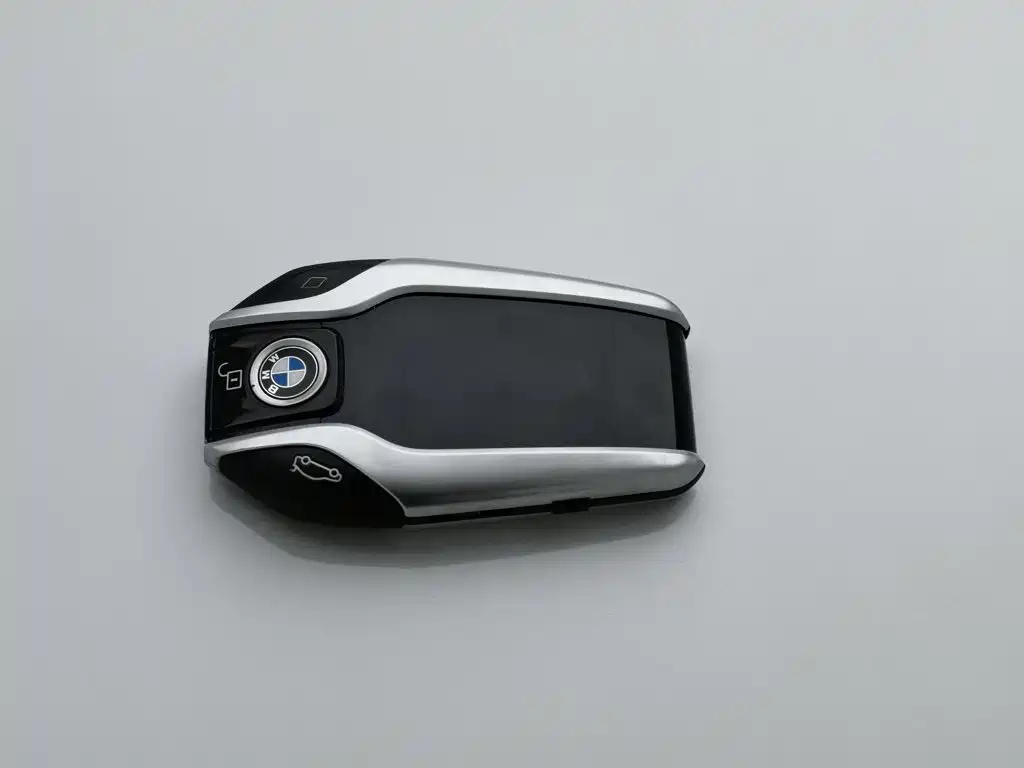 BMW 5 Series New Energy — миниатюра 19