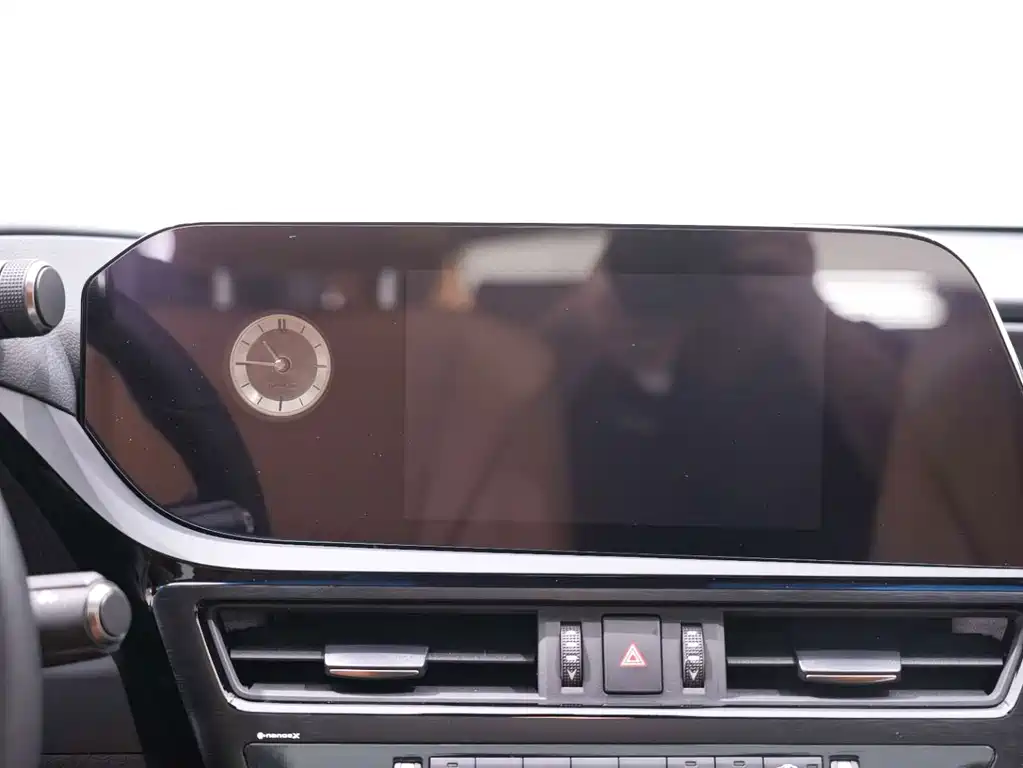 Lexus ES — миниатюра 22