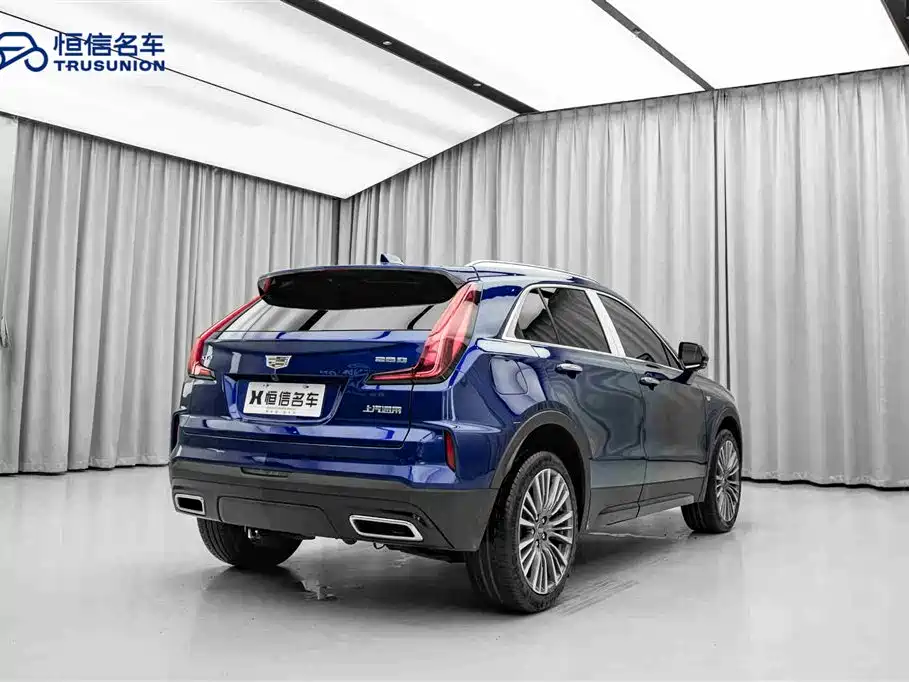 CADILLAC XT4
