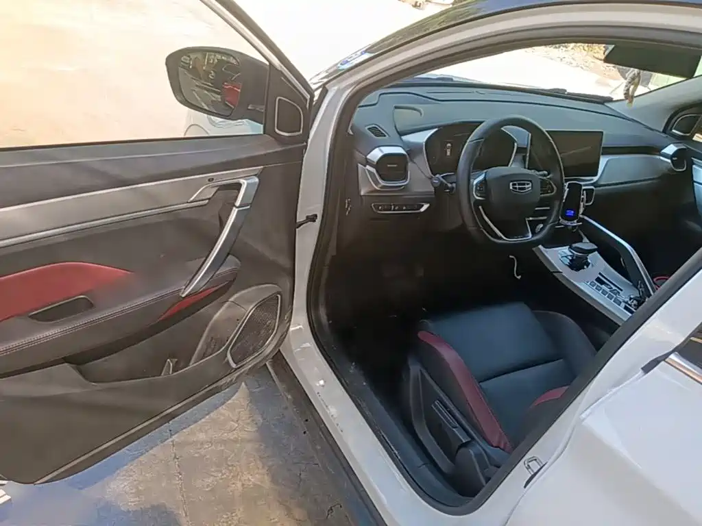 Geely Binyue — миниатюра 16