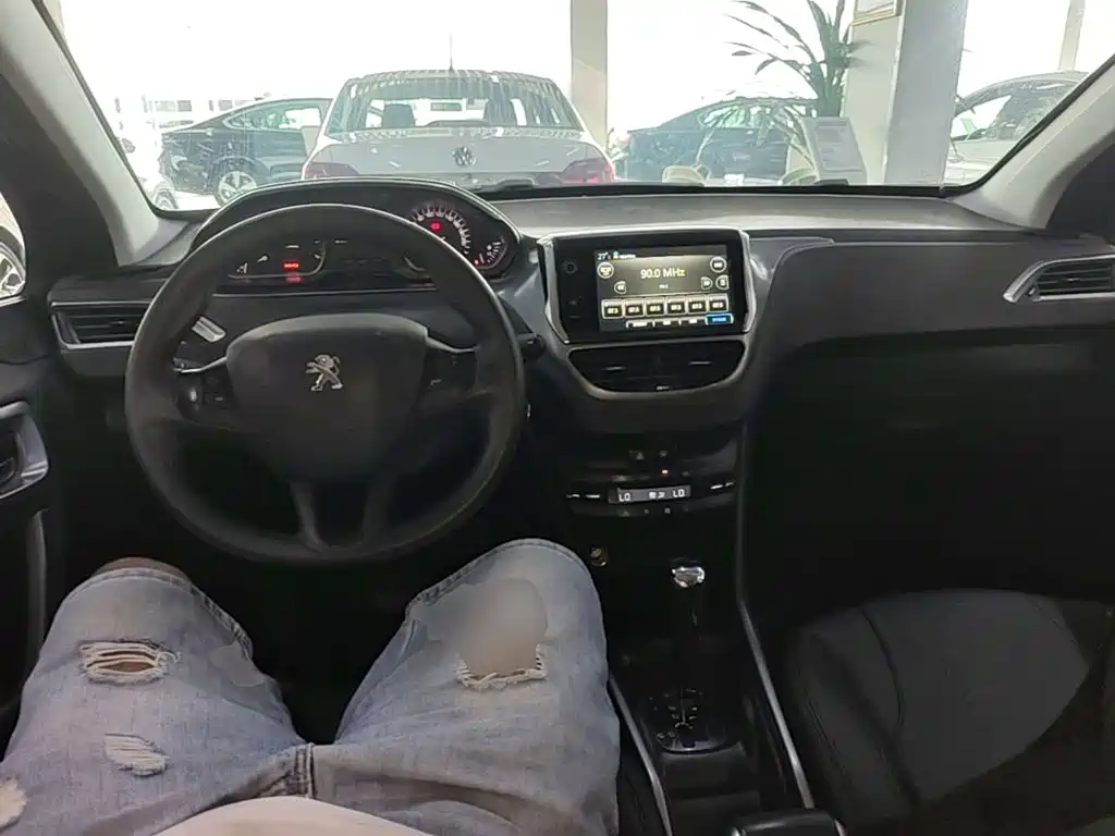 Peugeot 2008 — миниатюра 6