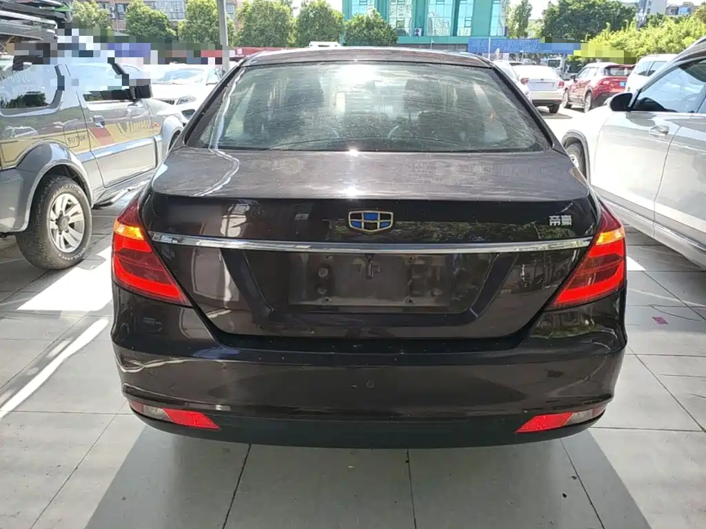 Geely Emgrand — миниатюра 6
