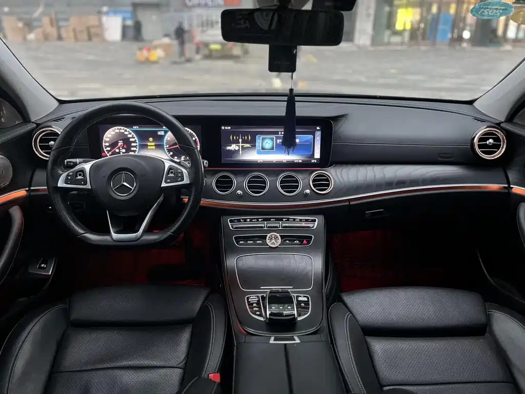 Mercedes-Benz E-Class — миниатюра 7